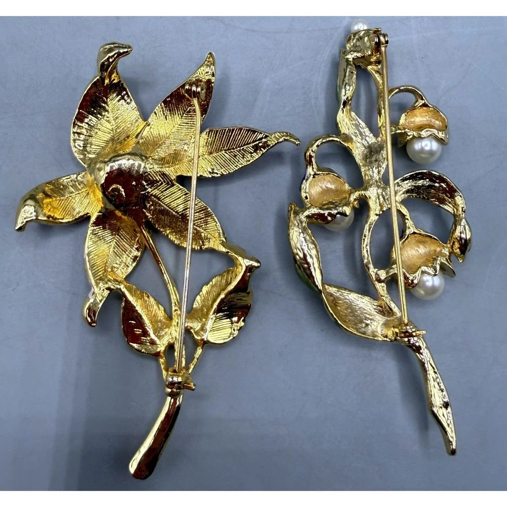 Set of 2 Floral Enamel Brooches Gold Tone Faux Pearl Rhinestone Flower Pins